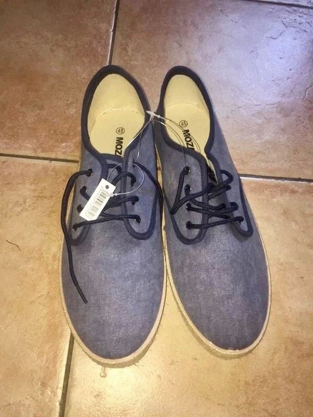 Chaussures toiles P45 neuves &agrave; 15 euros Chaussures