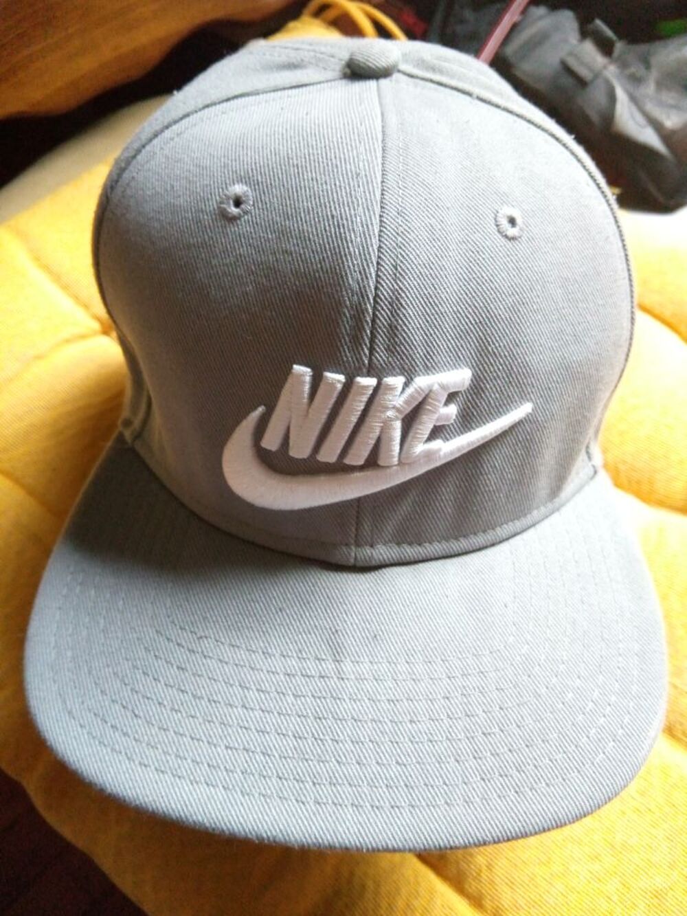 casquette Nike grise - broderie &eacute;paisse Vêtements