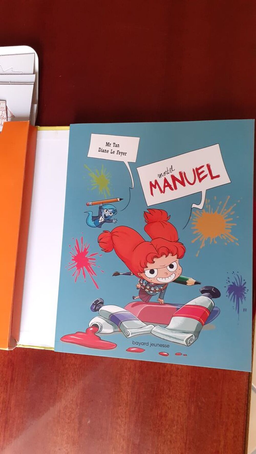 Fais ta BD avec Mortelle Ad&egrave;le Livres et BD