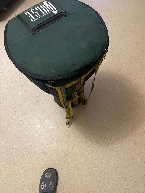 Djembe - Remo
Djembe Paulo Mattioli 28 x18 
-Accordable Villersexel (70)