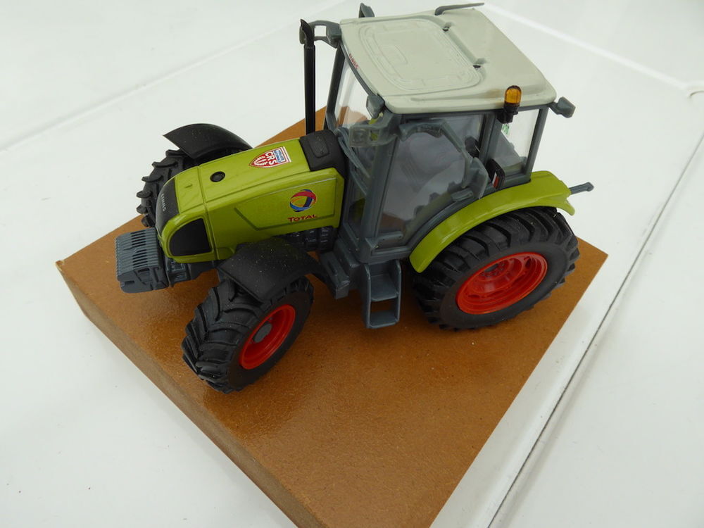 Claas tracteur Celtis 446 RX 