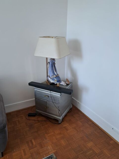 Bahut  et fauteuils  1 place plus deux embout de fauteuils 500 Paris 16 (75)