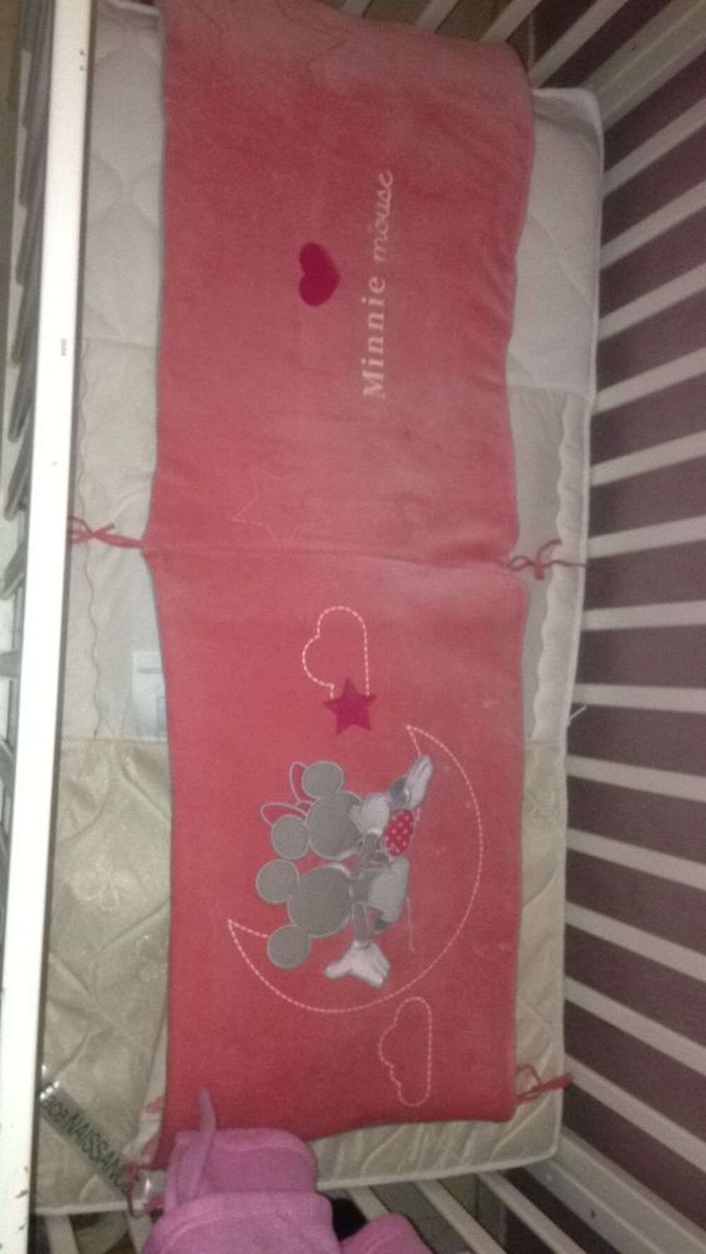 lit b&eacute;b&eacute; , matelas et tour de lit minnie Meubles