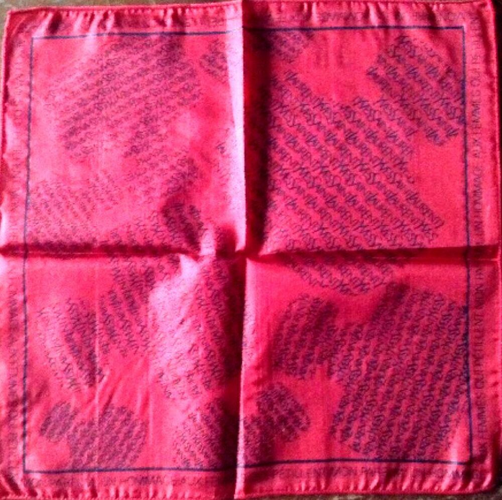 V&eacute;ritable pochette carr&eacute; de soie Yves St Laurent 