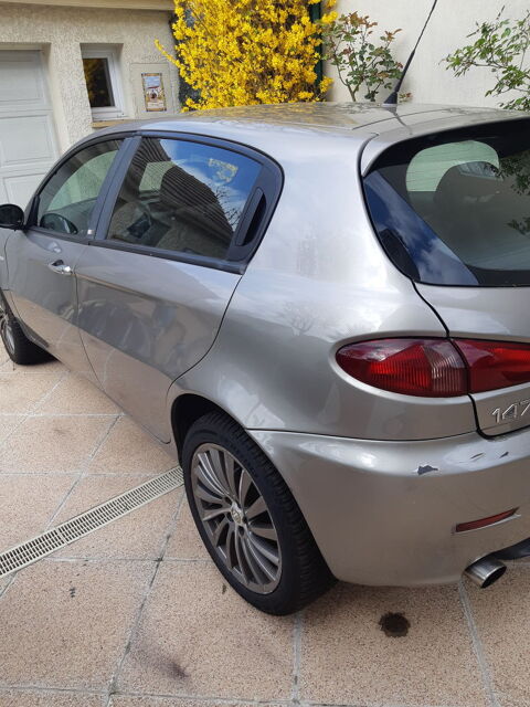 Alfa-romeo 147 Alfa Romeo  1.9 JTD M-JET 150 Distinctiv