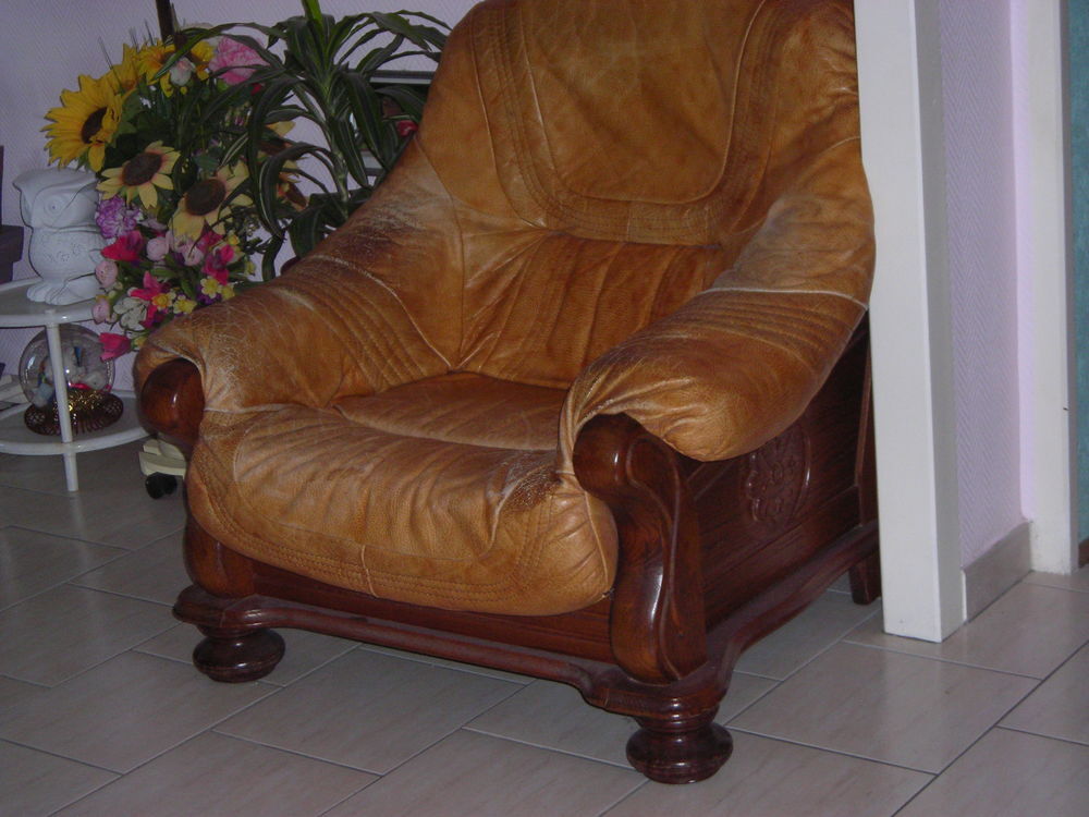 Canap&eacute; et fauteuil en cuir v&eacute;ritable Meubles