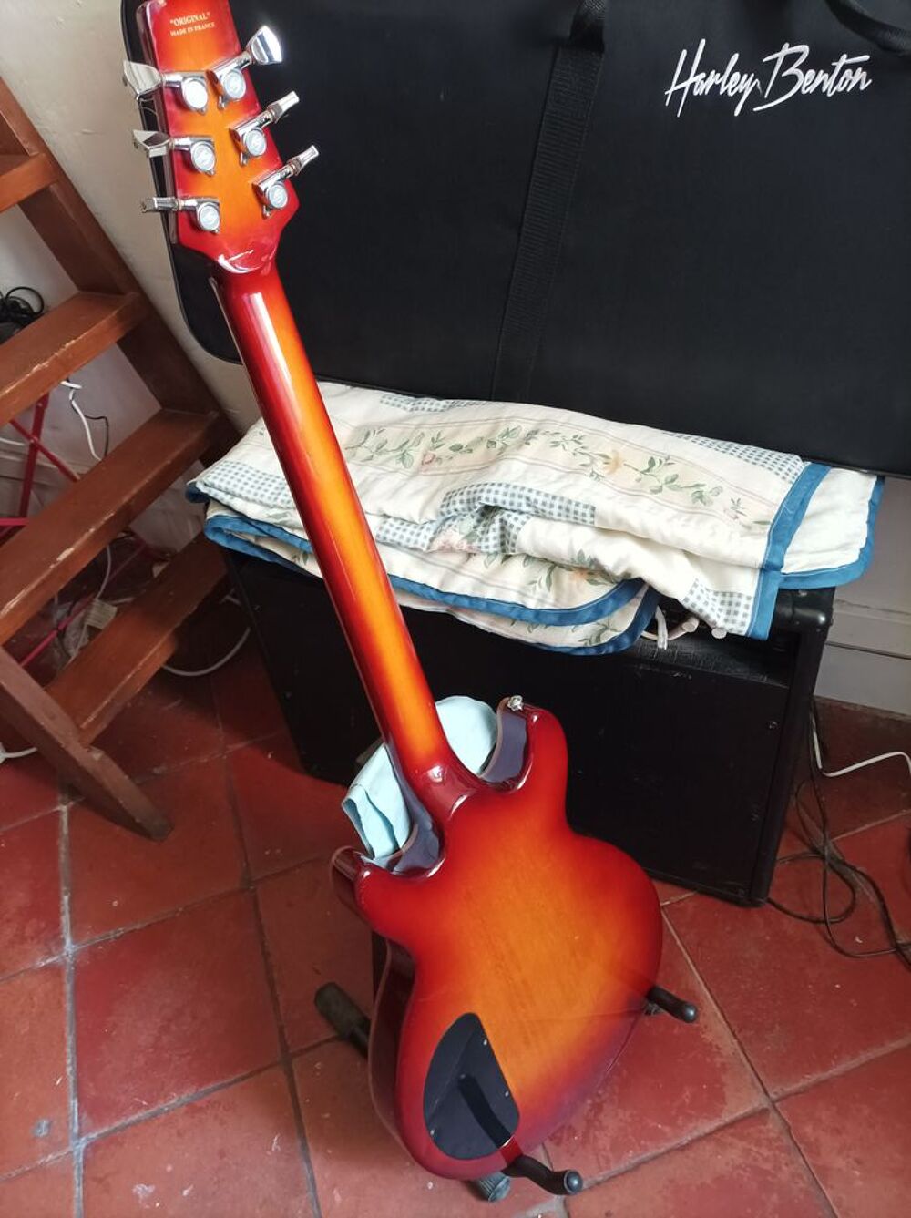 guitare LAG Roxanne originale. Instruments de musique
