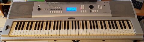 clavier arrangeur MIDI YAMAHA DGX-220 6 octaves 150 Évry (91)