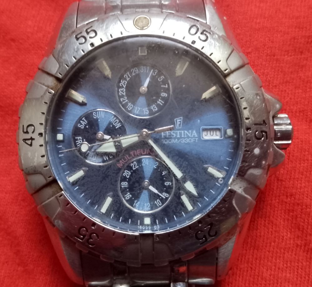 Jolie montre Festina collection avec dateur collection Bijoux et montres