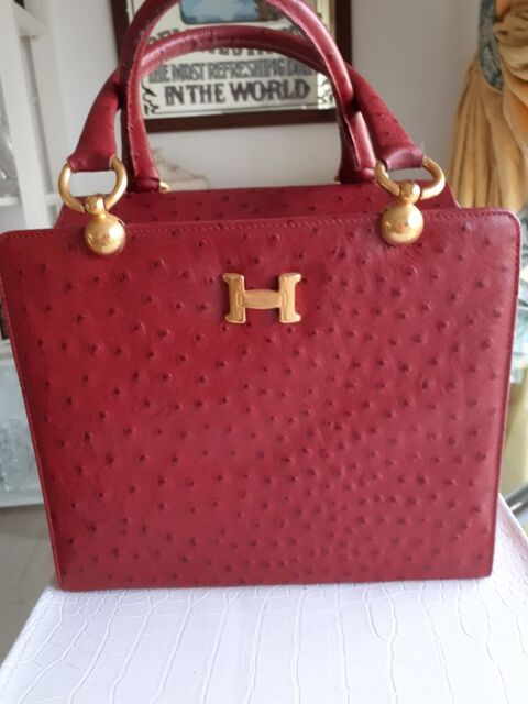 SAC  MAIN- CUIR- ROUGE Valentino.                 55 Le Cannet (06)
