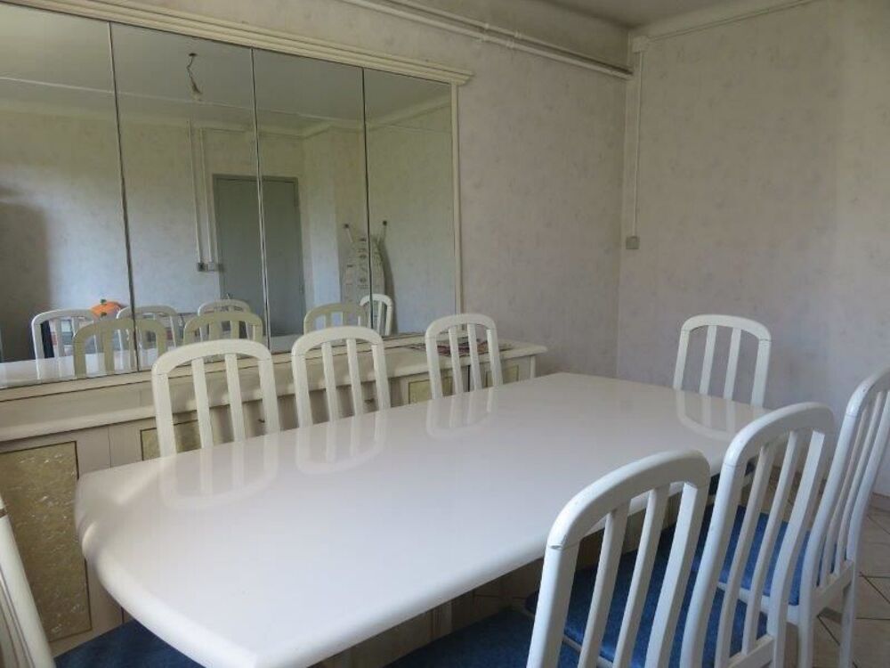 Salle &agrave; manger(table+chaises+living+miroir). Meubles