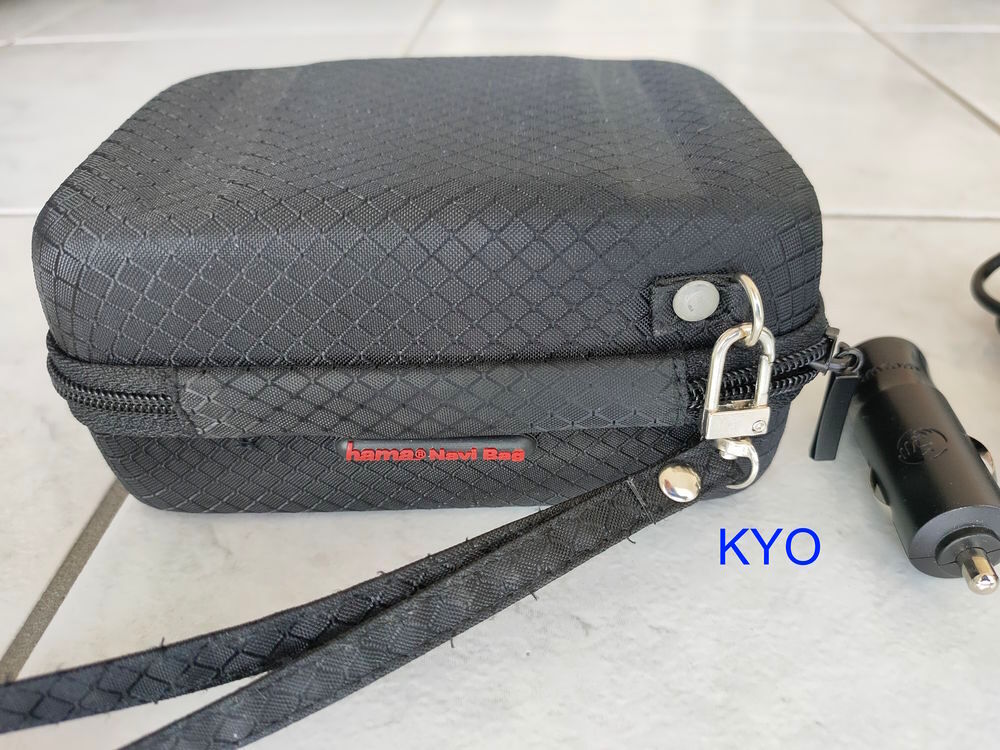 Housse GPS TOMTOM Hama Navi Bag, Prise allume-cigare, c&acirc;ble Matériel informatique