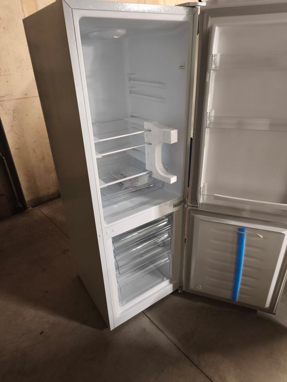 Frigo cong&eacute;lateur deux tiroirs 1m50 de haut Electrom�nager