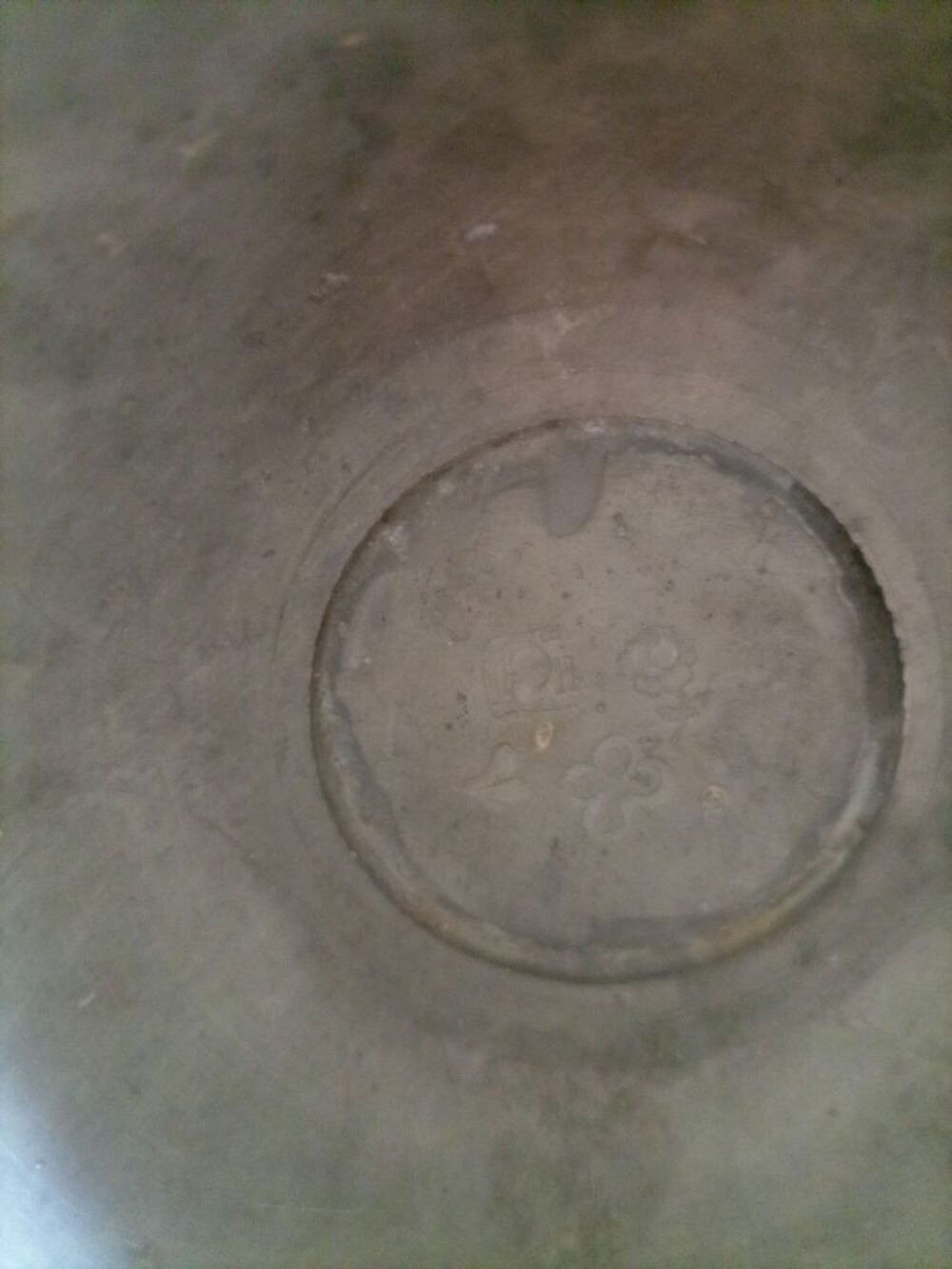 VASE EN ETAIN Décoration