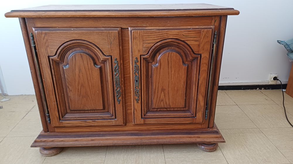 Meuble tv ancien en ch&ecirc;ne Meubles
