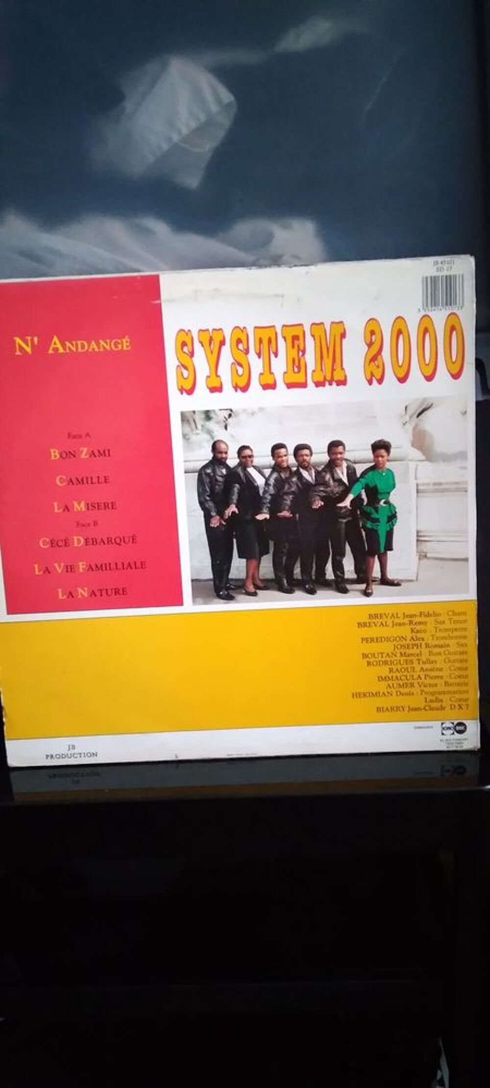 UN ALBUM DE MUSIQUE TROPICALE VINTAGE CD et vinyles