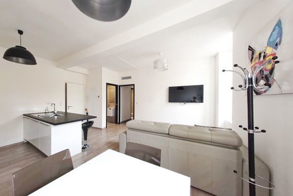 Location Appartement Bel et moderne appartement de 3 pièces entièrement rénové au Cannes