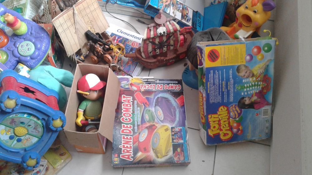 Beaucoup de jouets Jeux / jouets