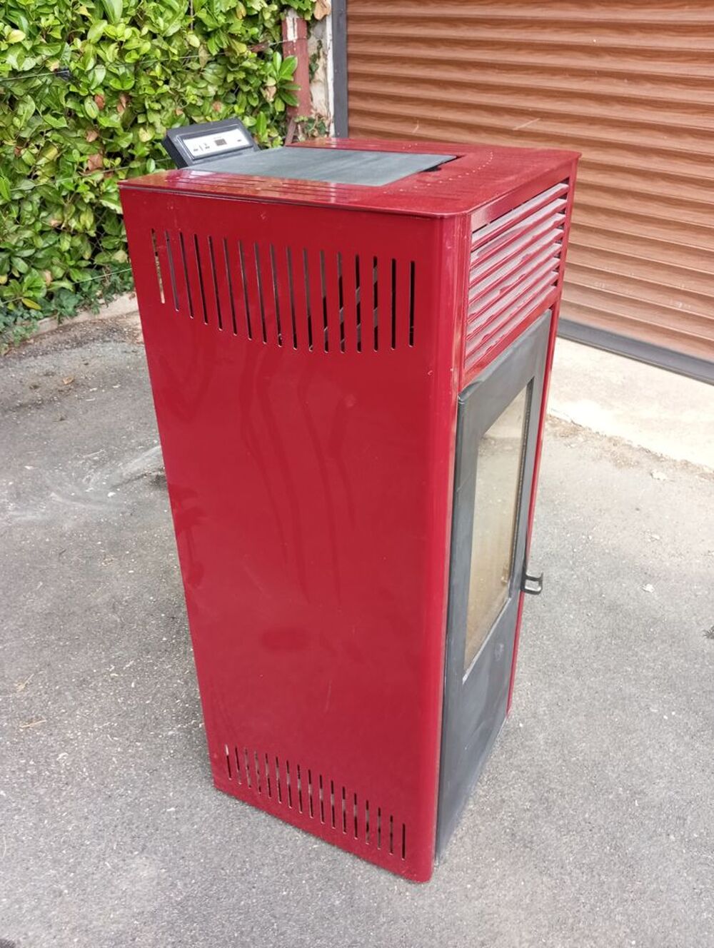 Po&eacute;le a granul&eacute;s bois marque Invicta 7 kw Bricolage
