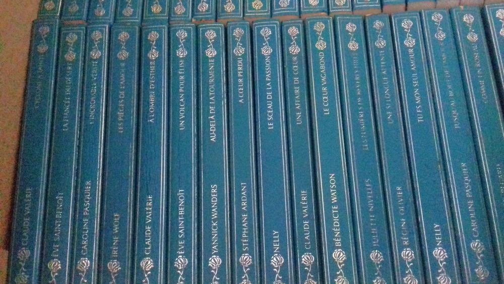 ROMANS A L'EAU DE ROSE Livres et BD
