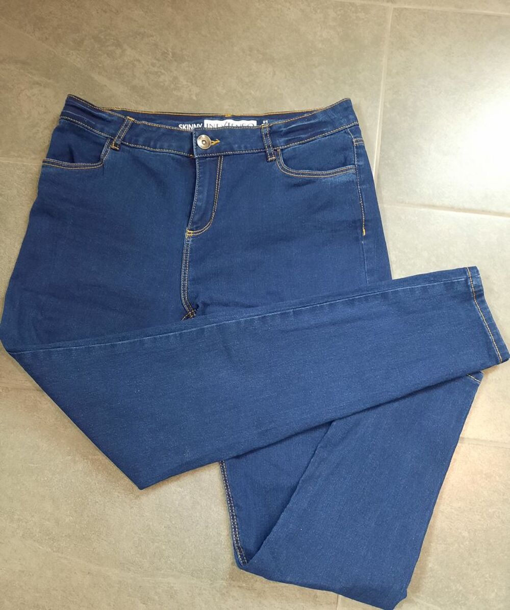 Jean femme - pantalon jean bleu T 40 - ou 40 - 42 neuf Vtements