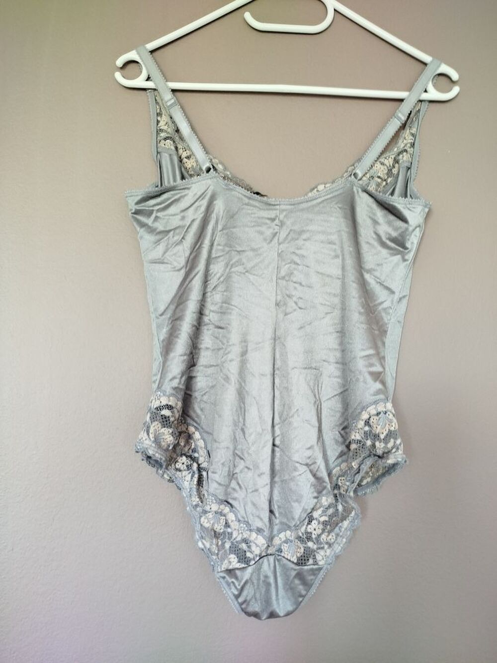 Lingerie sexy Body gris perle et or Vêtements
