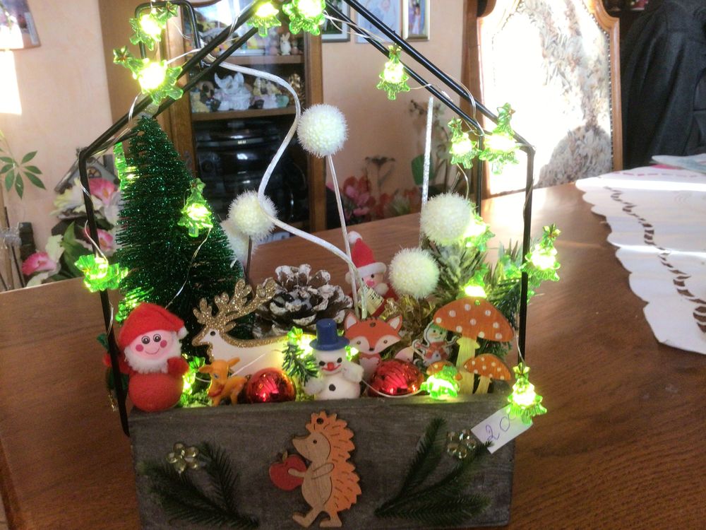 Arrangements de No&euml;l fait maison un grand choix et couronne Décoration