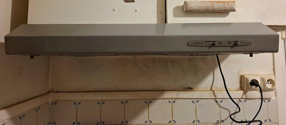 Cause d&eacute;m&eacute;nagement, Hotte de cuisine PKM Electrom�nager