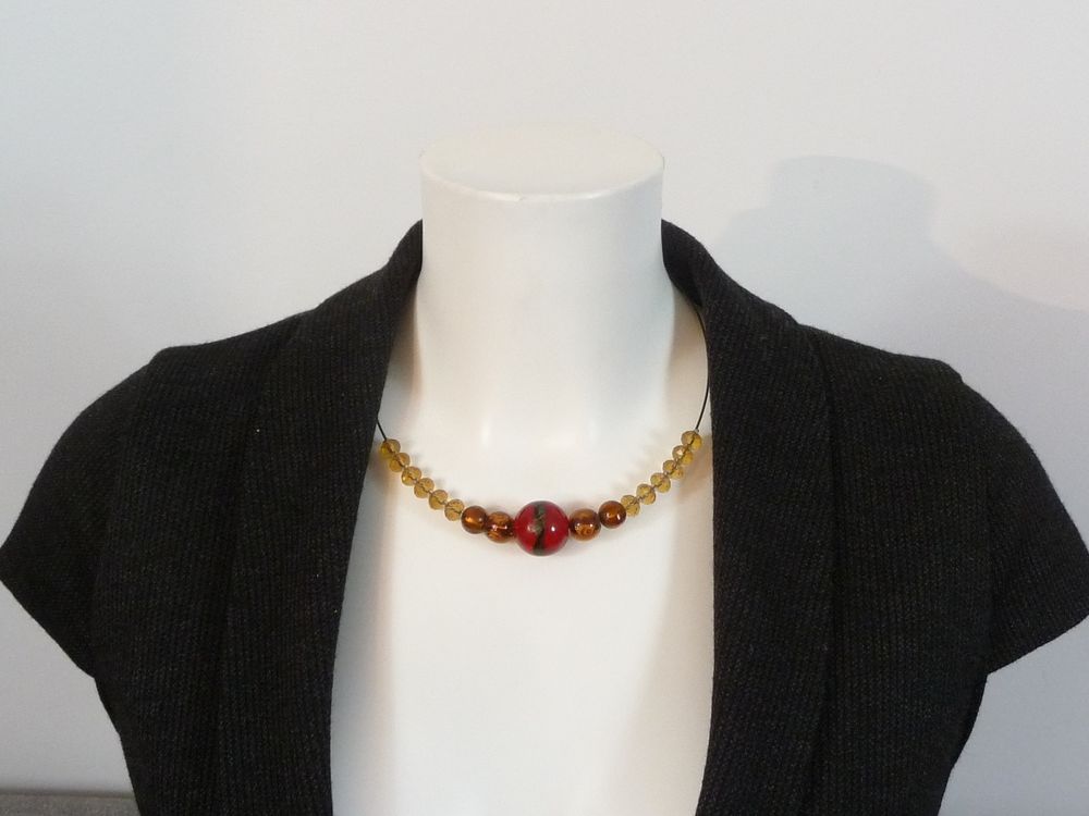 Collier/ Ras de Cou en M&eacute;tal Noir et Perles Rouge, Orange Bijoux et montres