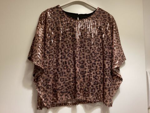 Top brillant LOLA JONES 25 Vincennes (94)