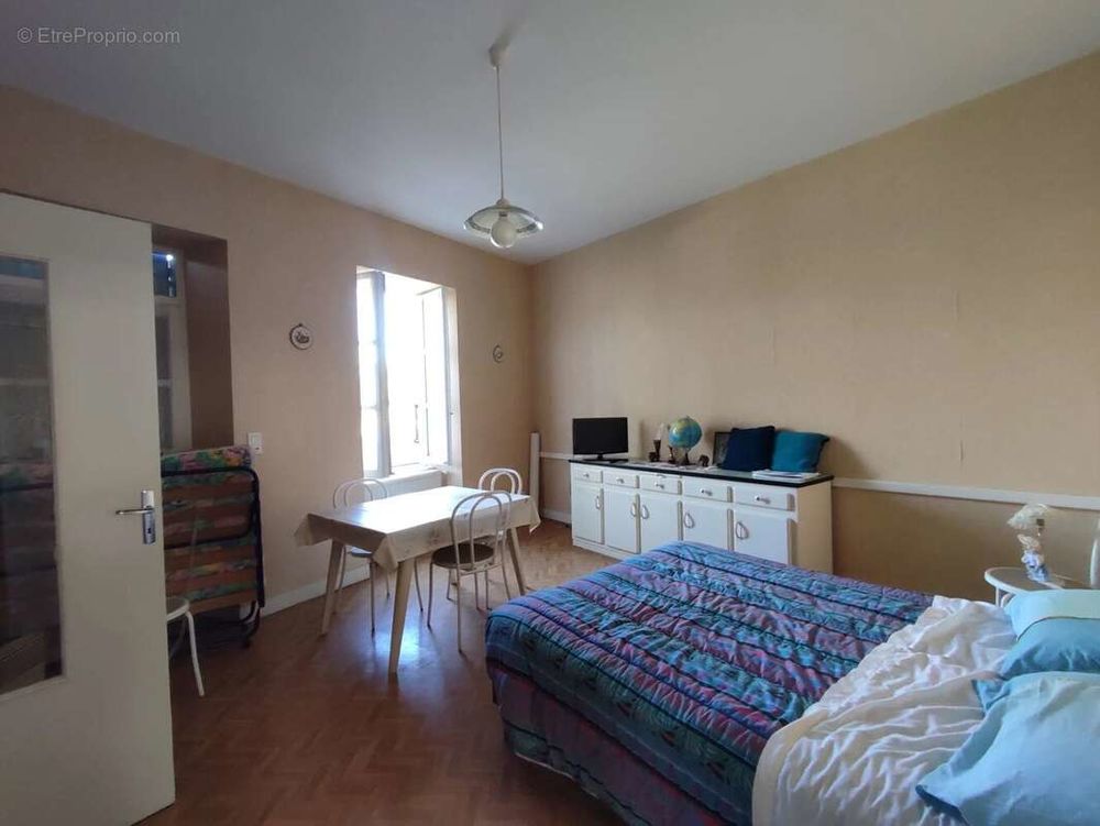 Vente Maison Maison centre ville et commerces Piégut-pluviers