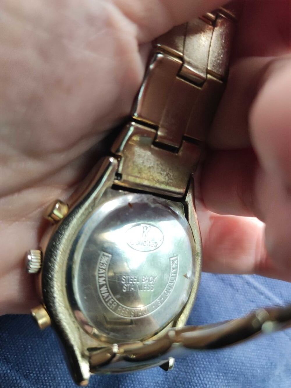 Montre homme bo&icirc;tier acier, dor&eacute;e. IEKE Bijoux et montres