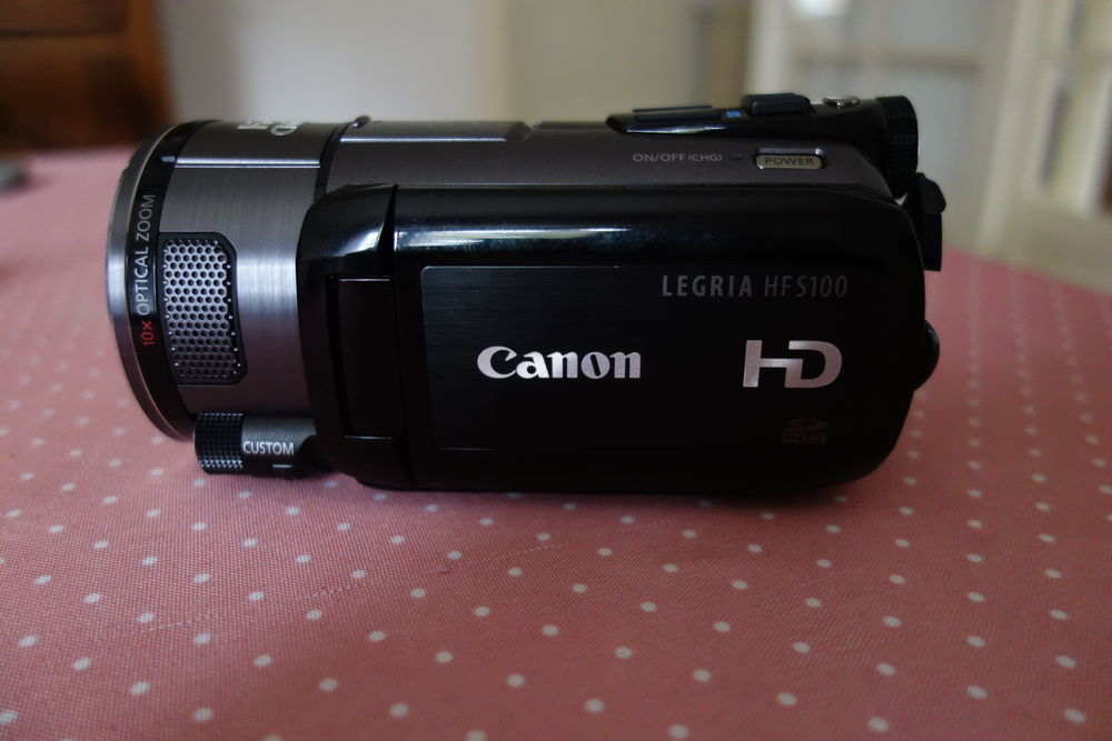 Cam&eacute;ra Canon L&eacute;gria HF S100 Photos/Video/TV