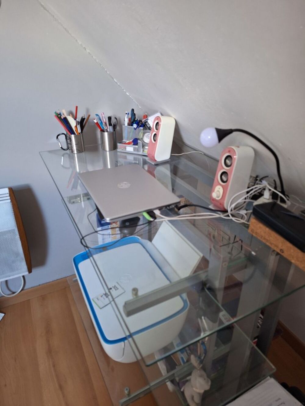BUREAU EN VERRE
Meubles