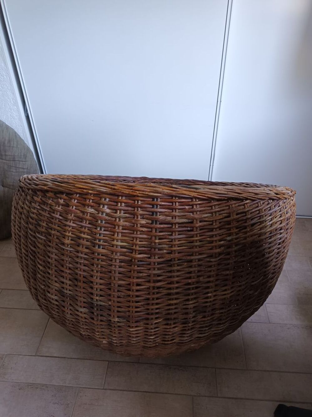 FAUTEUIL ROTIN FORME COQUILLE OEUF - Meubles