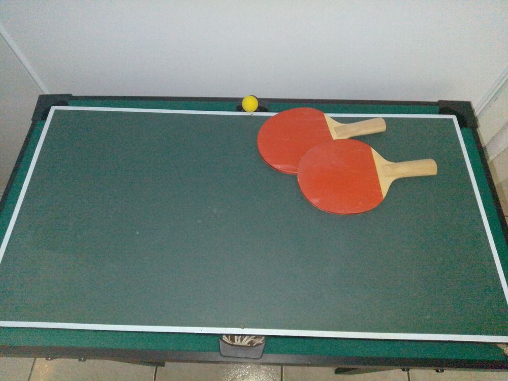 Billard 3 en 1 tr&egrave;s peu servi comme neuf Jeux / jouets