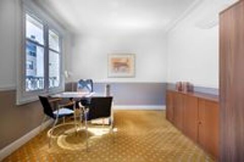   Trouvez un espace de bureau à Paris George V  pour 3 personnes où tout est pris en charge 