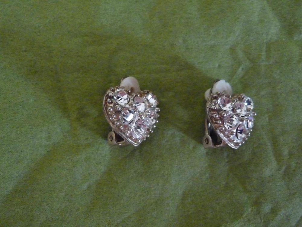 Boucles d'oreilles forme coeurs en strass Bijoux et montres