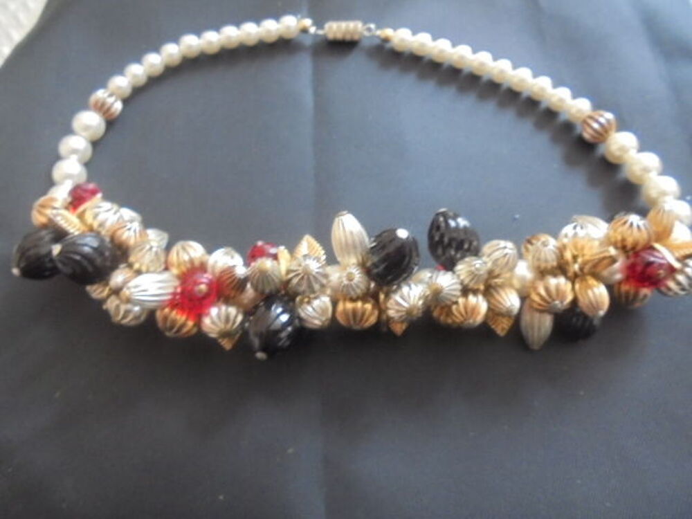 collier en perles , , ras du cou Bijoux et montres