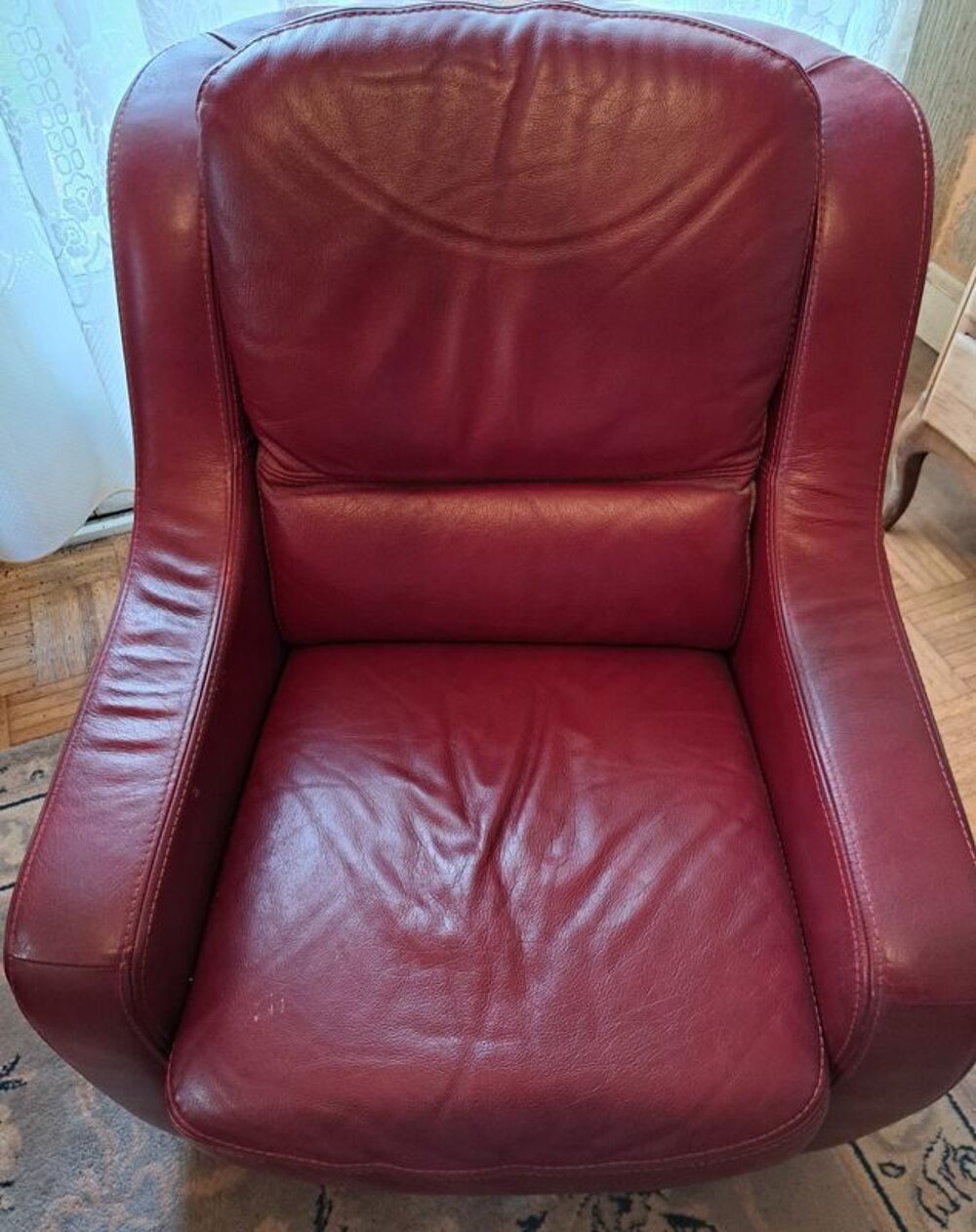 2 fauteuils en cuir de buffle &agrave; restaurer Meubles