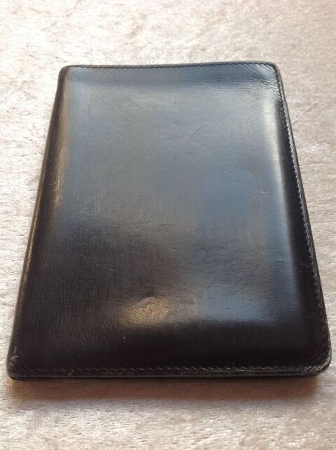 PORTE FEUILLE en CUIR VÉRITABLE Envoi Possible
7 Trégunc (29)