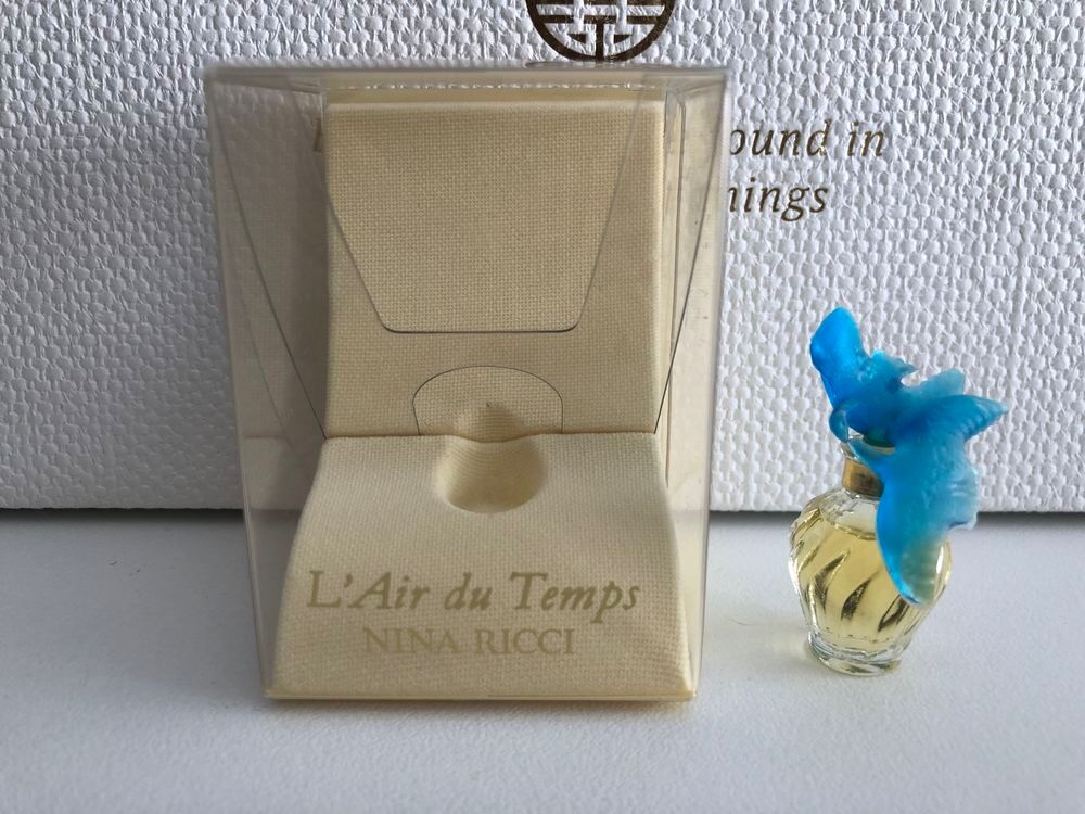 Miniature de parfum L?air du temps colombes bleues 