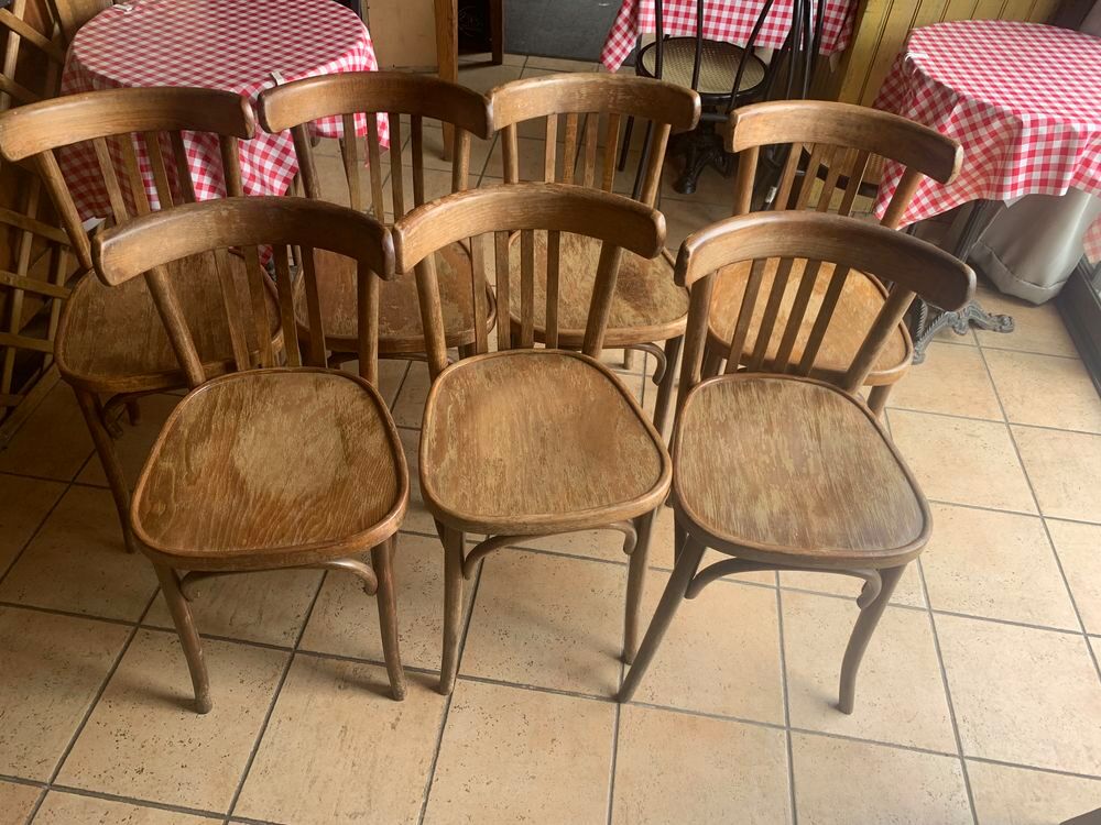 7 chaises vintage de bistrot Meubles