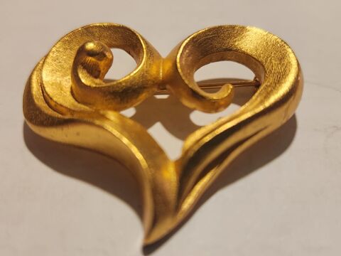 Broche c?ur dor� Christian LACROIX 195 Vigneux-sur-Seine (91)