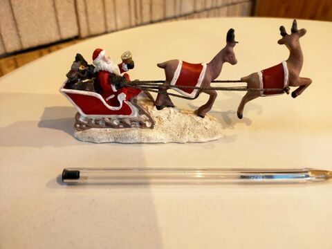 Le tra�neau du p�re No�l pour la d�co
4 Mirecourt (88)