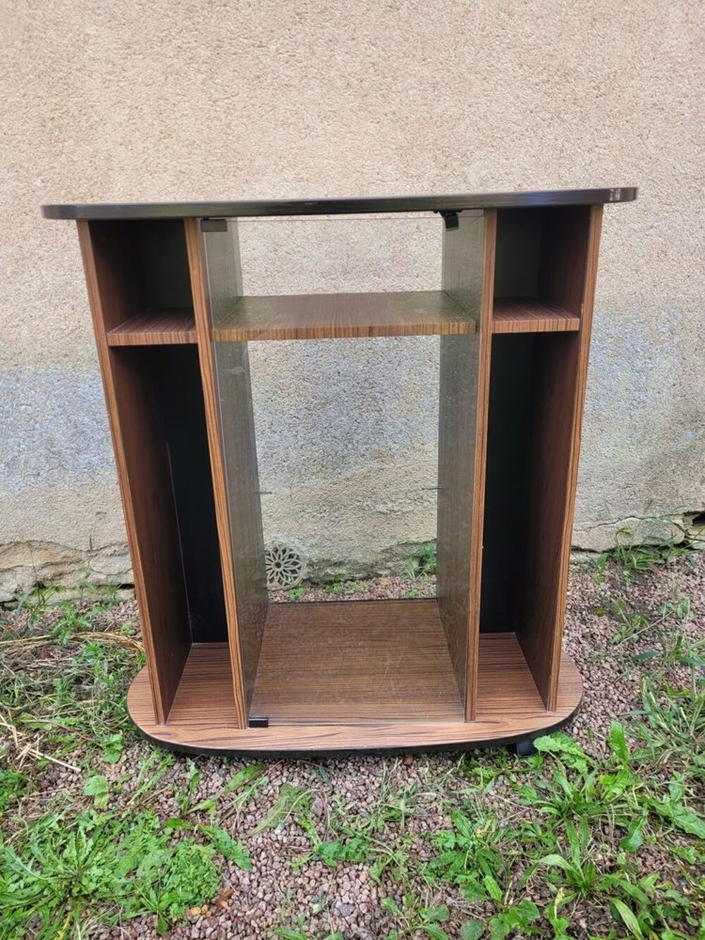 Table / Fauteuil / Meuble Meubles