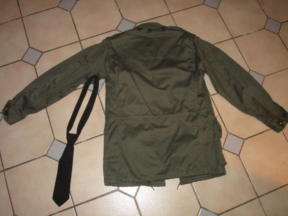 VERITABLE VIEUX TREILLIS MILITAIRE ANNEE 1978 
