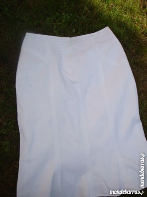 Jupe blanche 5 Nimes (30)