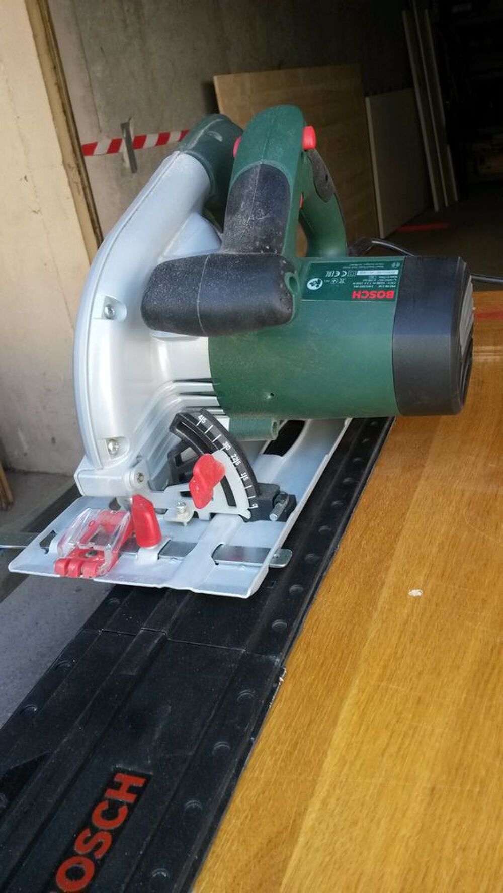Scie circulaire filaire BOSH Bricolage