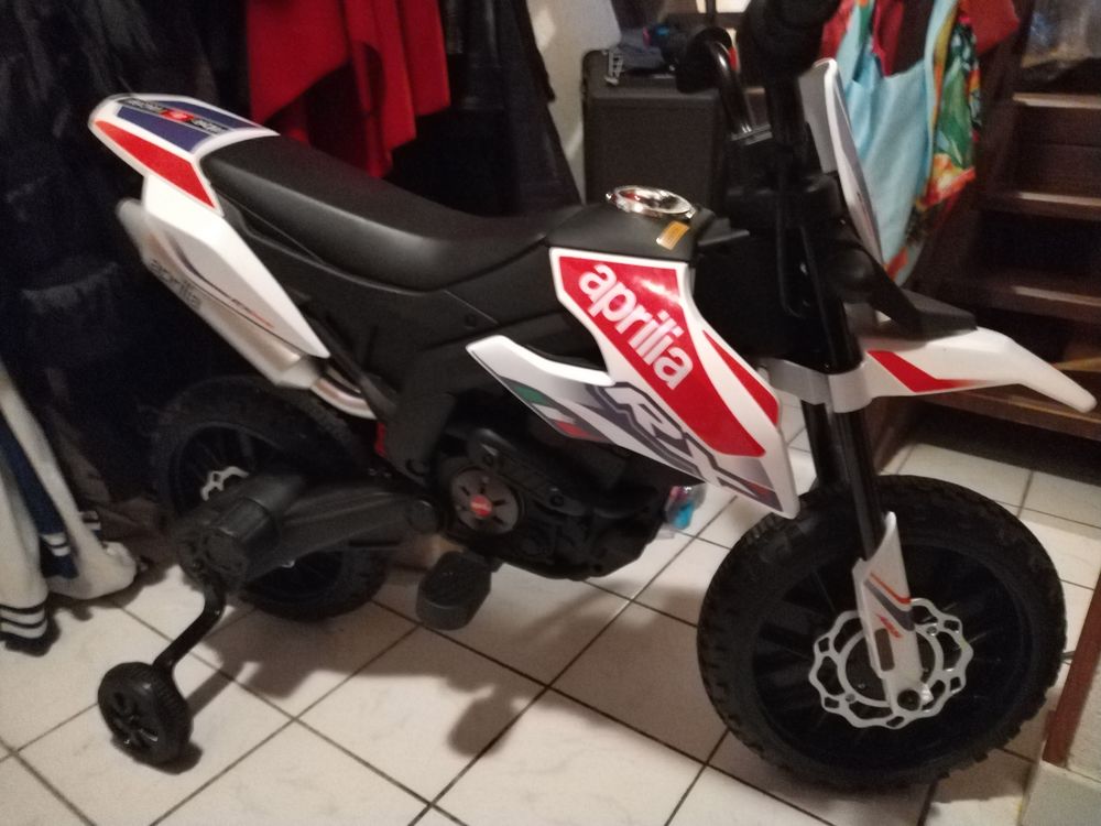 Moto &eacute;lectrique enfants Jeux / jouets
